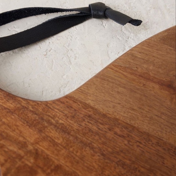 Anthropologie oversized round cheese board, NEW!! - Picture 2 of 2